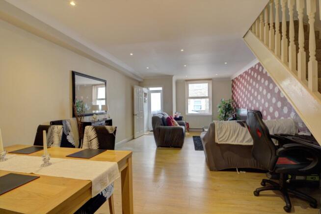 Lounge 3