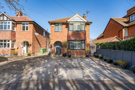 Leacroft Close, Staines-upon-Thames