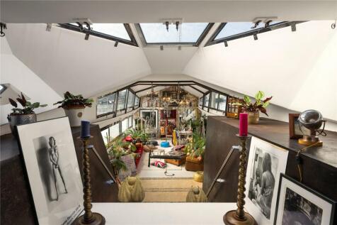 Houseboat, Imperial Wharf, London, SW6