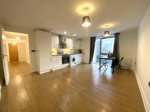 Lounge Kitchen a