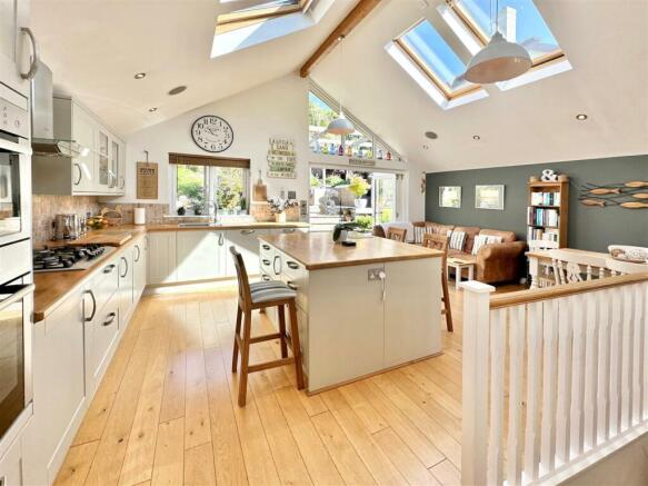 Kitchen Area.JPG