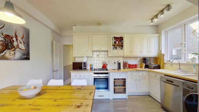 Quinton-StEarlsfield-SW18-06162021_150743.jpg