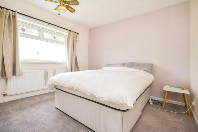 3 bed Semi-Detached for sale Image 4