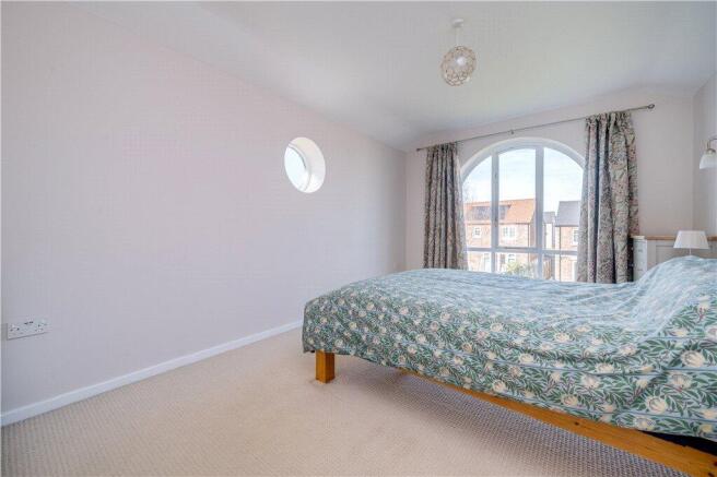 4 bed Detached for sale Image 8