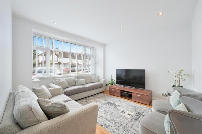 ARDROSSAN GARDENS 15  (10).jpg