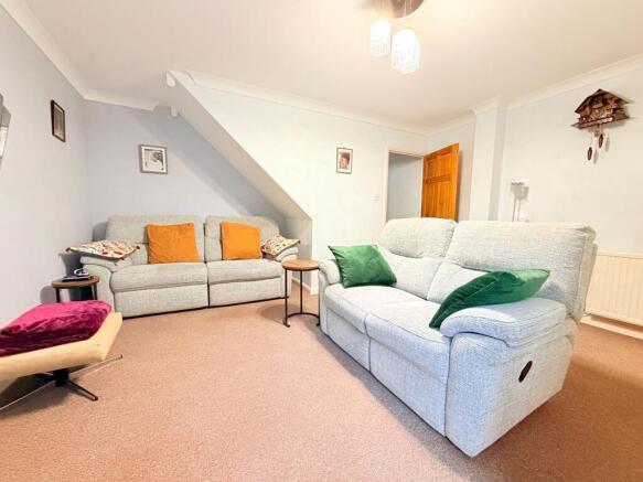 Gold Close, Nuneaton, CV11 photo 2