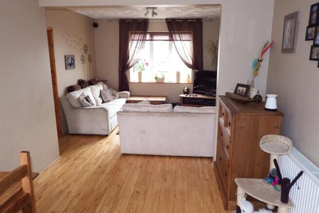 Lounge/Dining Area