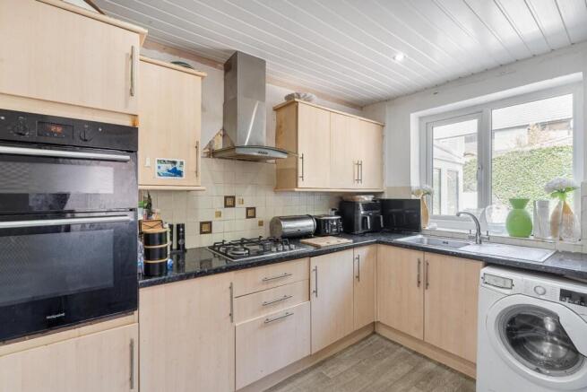 3 bed Semi-Detached for sale Image 8