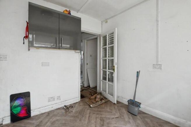 82 Holly Hill Road, Erith, Kent, DA8 1QD photo 4