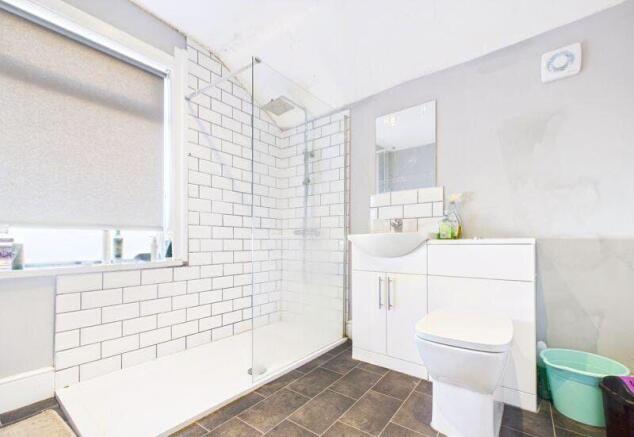 2 bed Terraced for sale Image 6