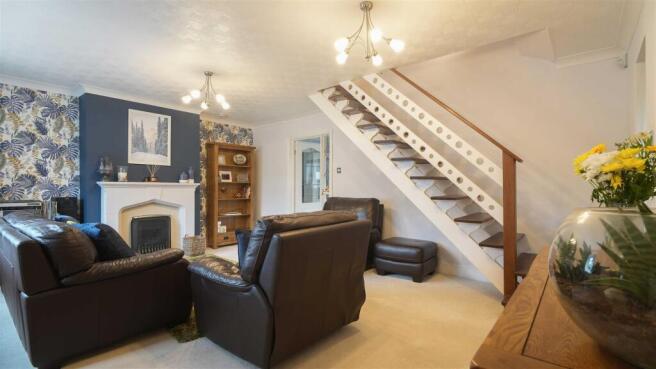 4 bed Detached for sale Image 7