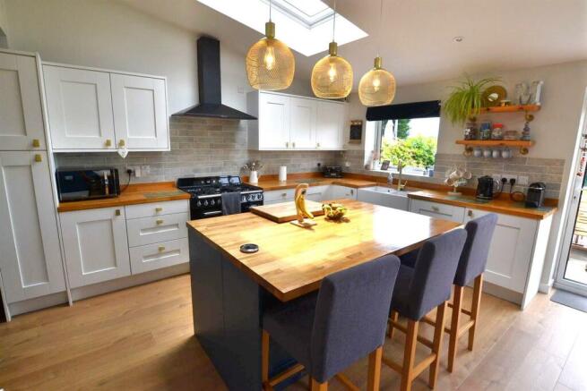 kitchen2 .jpg