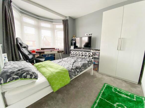Bedroom 2.JPG