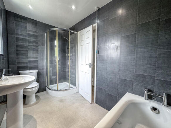 3 bed Semi-Detached for sale Image 7