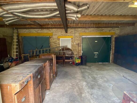 DOUBLE GARAGE