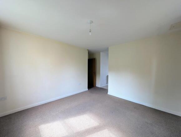 2 bed Flat to rent Image 11