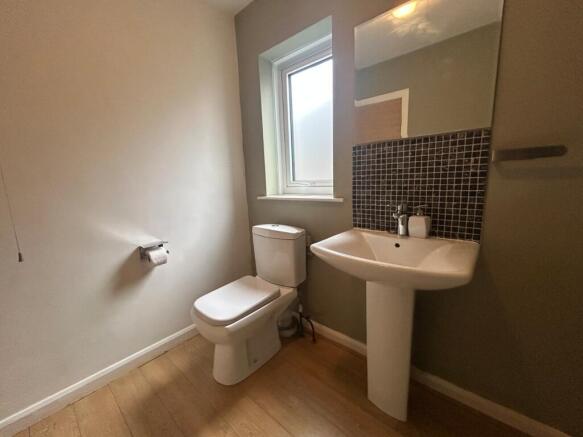 5 bed Detached to rent Image 11