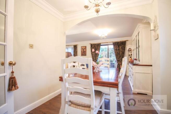 Sitting Room / Dining Room