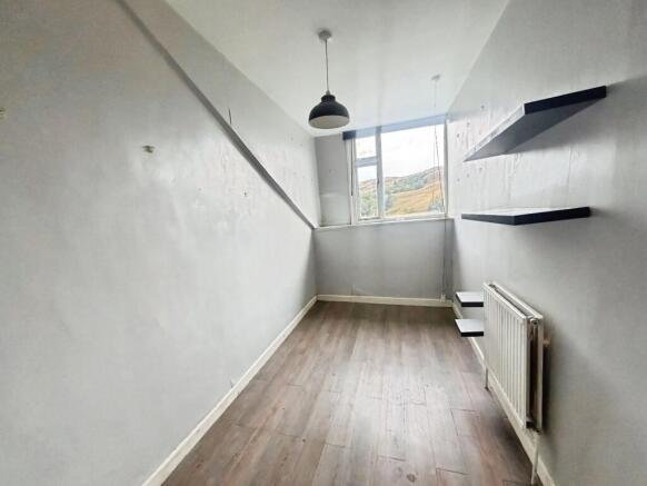 3 bed Terraced for sale Image 11