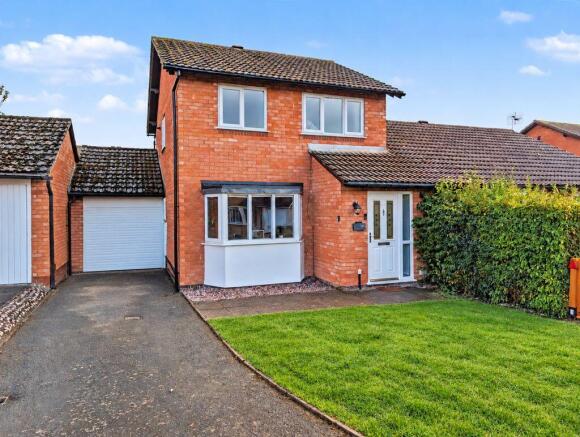 3-bed semi-detached on West Edge, Bicton Heath, Shrewsbury, Shropshire, SY3 5EZ, £295,000