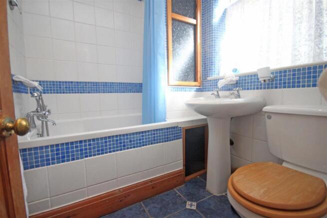 Bathroom/Wc