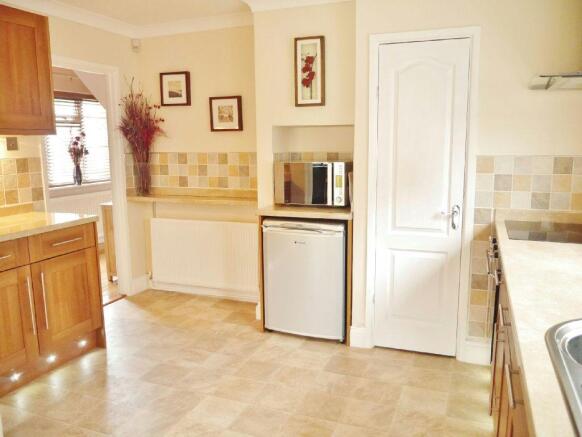 Kitchen Photo 2