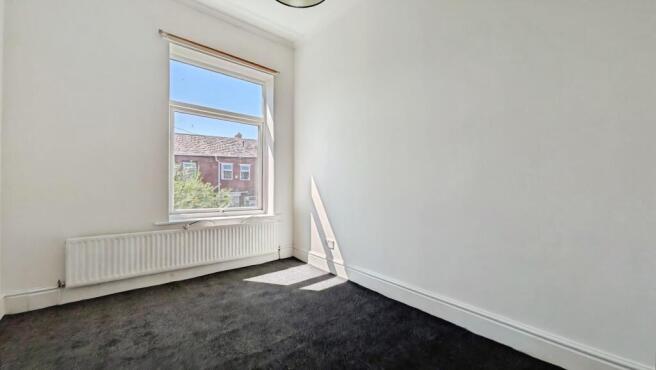 2 bed Terraced to rent Image 8