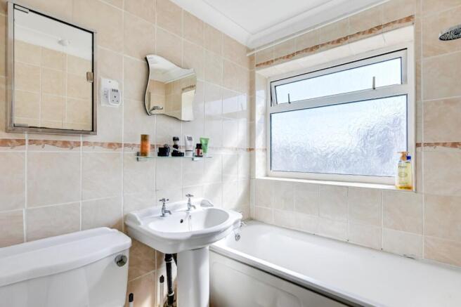 4 bed Semi-Detached for sale Image 11