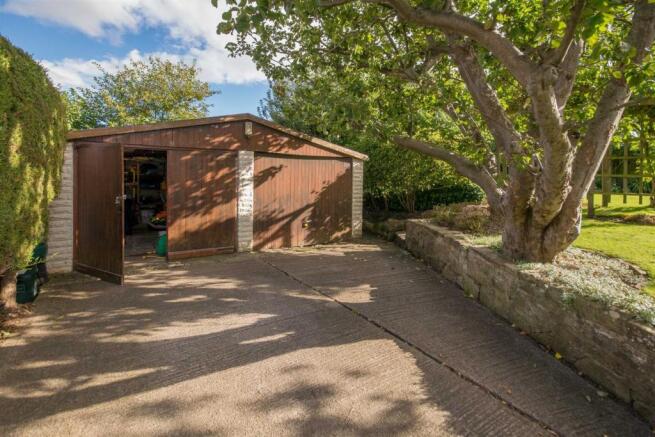 DOUBLE GARAGE