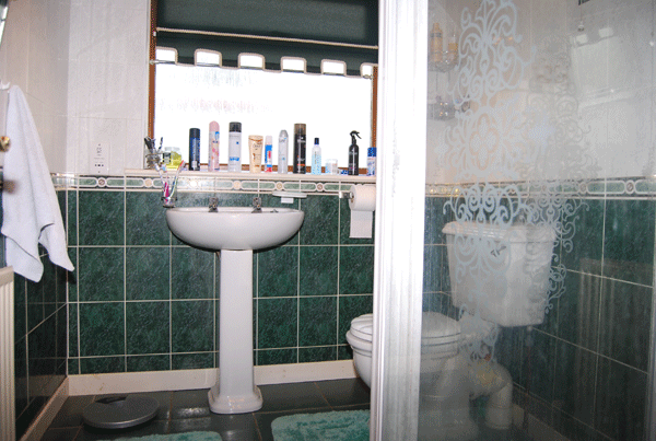SHOWER ROOM