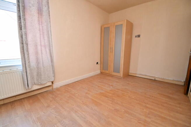 5 bed Semi-Detached for sale Image 12