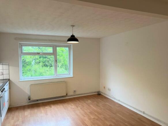 Jennings 20 Living Area.JPG