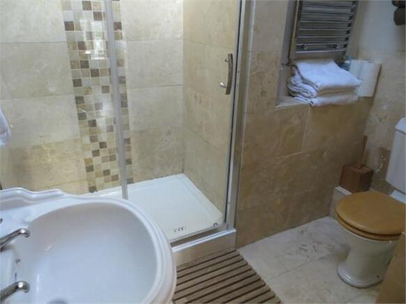 En Suite Shower Roo