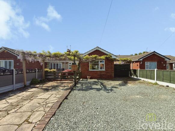 3-bed semi-detached on Mount Pleasant Close, Marton, DN21, £200,000