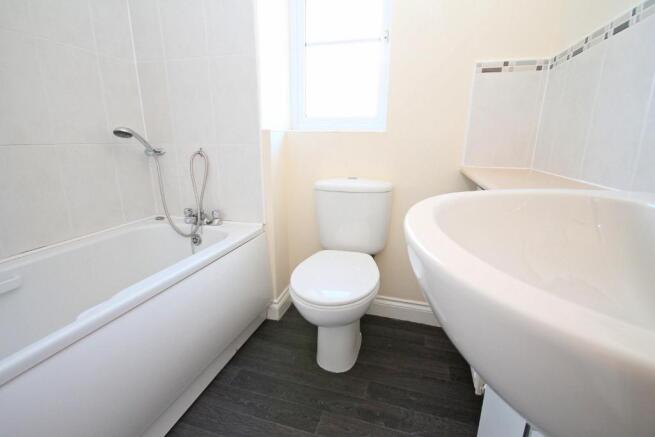 FAMILY BATHROOM/WC