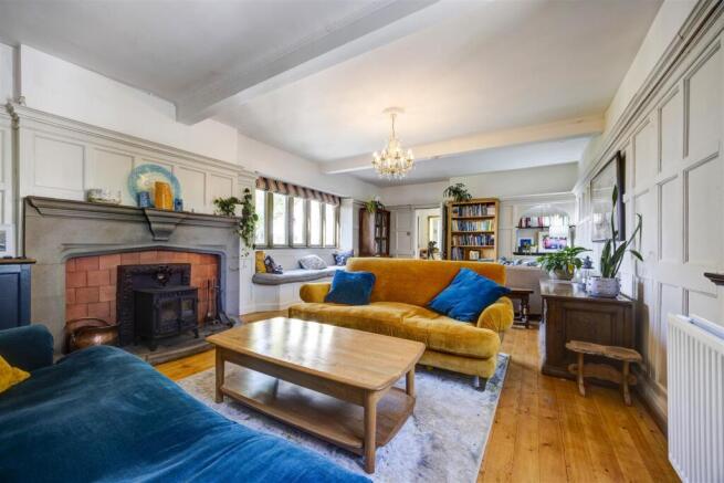 4 bed Detached for sale Image 8
