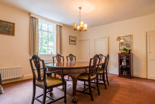 6 bed Semi-Detached for sale Image 6