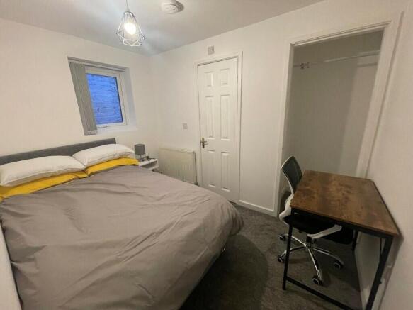 5 bed Terraced for sale Image 8