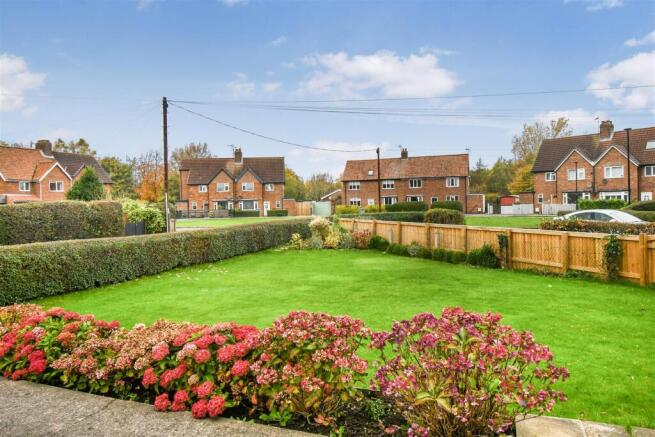 3 bed Semi-Detached for sale Image 10