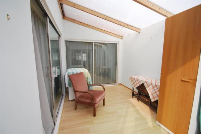 blue sunroom.JPG