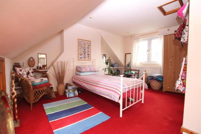 ATTIC ROOM.JPG