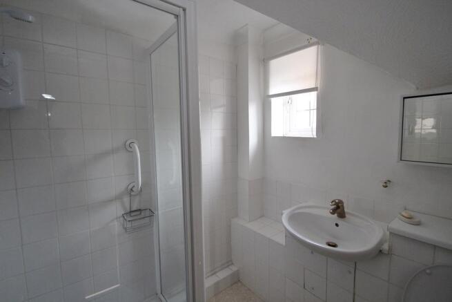 En suite shower.JPG