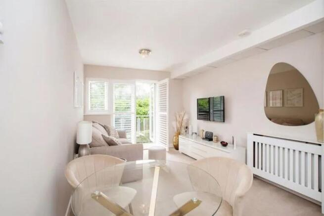 Davidson Frost-Wellings, DFW, Hales Court, Living 