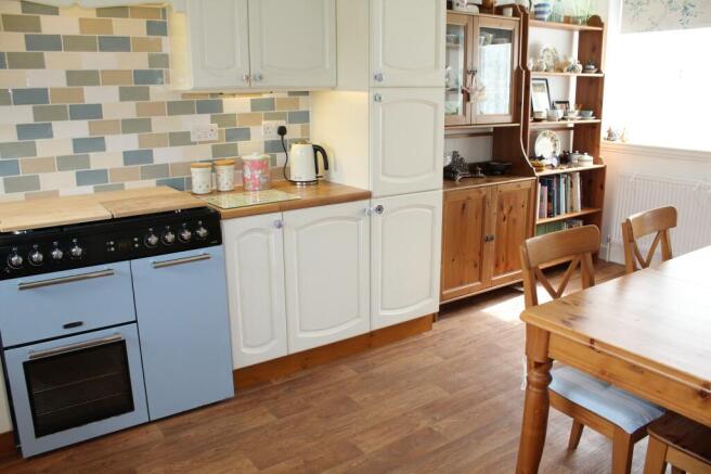 Fitted Kitchen Picture 2