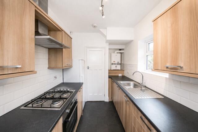 3 bed Semi-Detached to rent Image 4