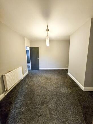 3 bed Semi-Detached to rent Image 12