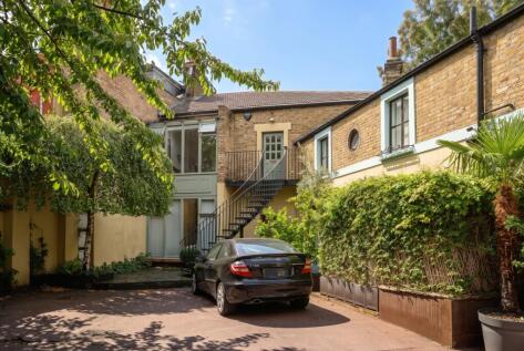 Wilfred Owen Close, Wimbledon, London, SW19