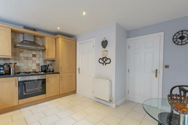 Kitchen (8)-HDR copy.jpg