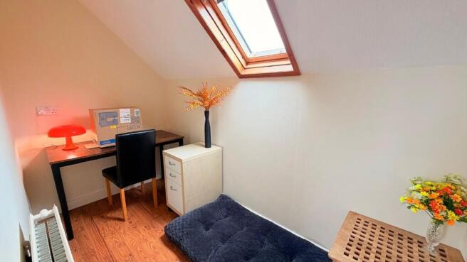 3 bed Semi-Detached Bungalow for sale Image 11