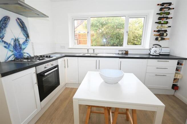 4 bed Detached Bungalow for sale Image 6